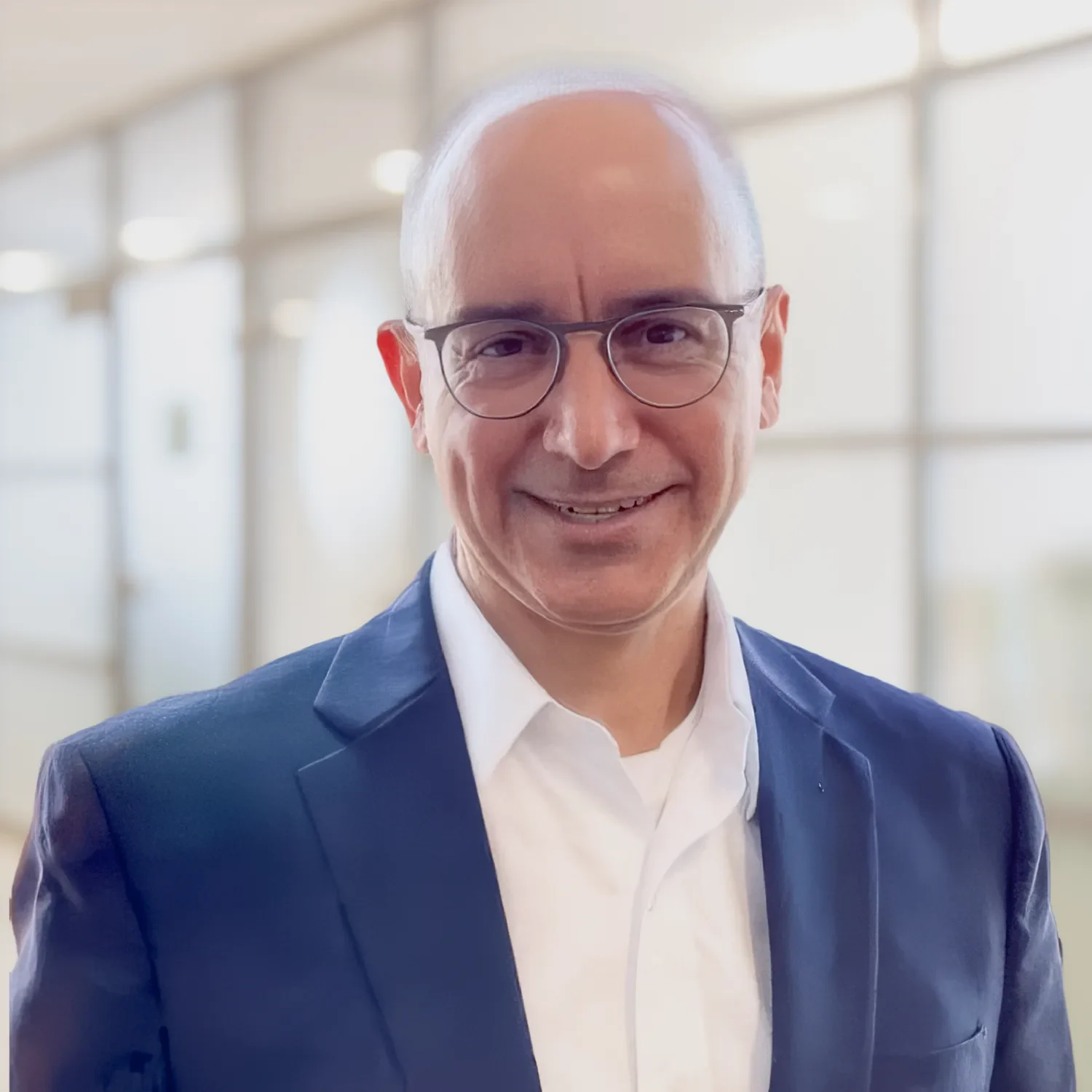 Universal - Key contact - Charlie Rozes