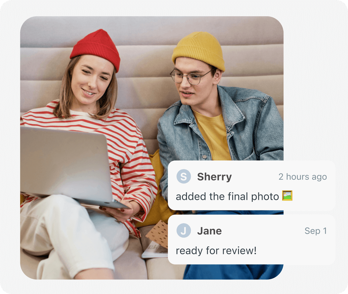 2 people use Later Social to collaborate with their team on their content calendar