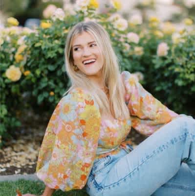 LinkedIn profile picture of Kelly Linthicum from At Home