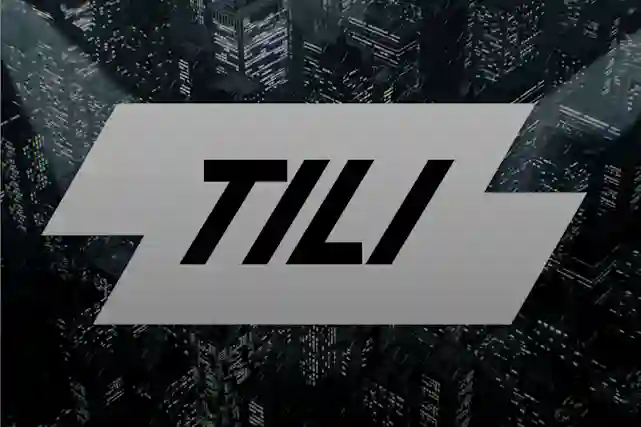 Tili-logo tumman kaupungin yläpuolella.