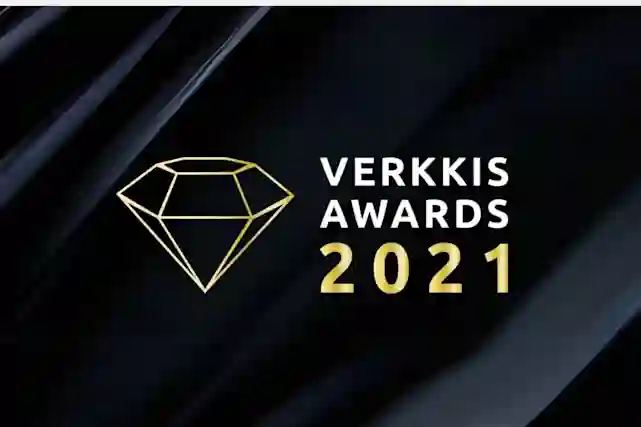 Verkkis Awards 2021 mustalla taustalla