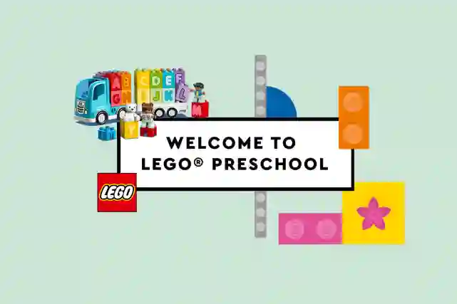 Welcome to LEGO preschool kyltti. Yläpuolella duplo rekka. Vasemmassa alakulmassa LEGO-logo. Oikealla lisää erivärisiä legopalikotia ja yksi vaaleanpunainen kukka.