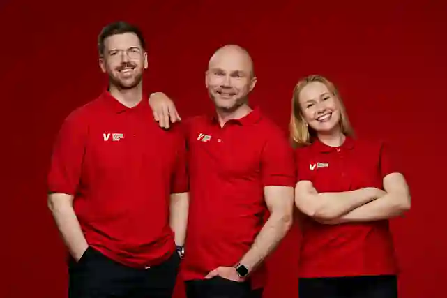 Smiling Verkkokauppa.com employees