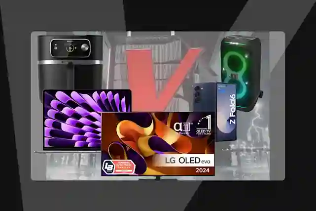 Mustalla taustalla läpikuultava V-logo. Philips airfryer, Apple Macbook, LG TV, Samsung puhelin ja JBL kaiutin sommiteltuna pohjan V-logon mukaisesti. Keskellä näkyy himmeänä Verkkiksen Helsingin myymälä, johon heijastettuna punainen V-logo