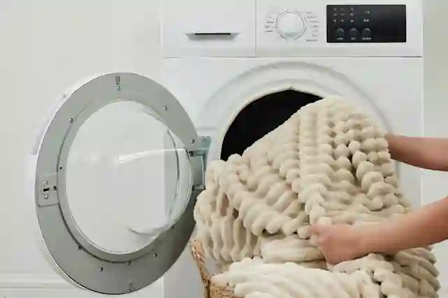 Beige Ströme Fluffy -lämpöpeitto ja pesukone