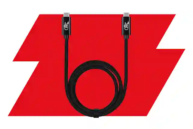 En svart USB-C-kabel från Fuj:tech med 40 Gbit/s hastighet på röd bakgrund.