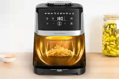 Energiatehokas airfryer, jossa lämpö kiertää tasaisesti.