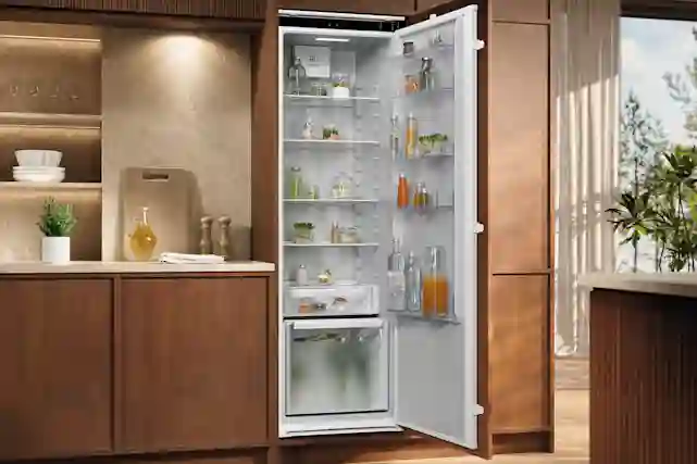 Electrolux jääkaappi keittiössä.
