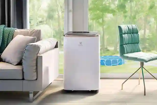Kuvassa Electroluxin siirrettänä ilmastointilaite olohuoneessa.