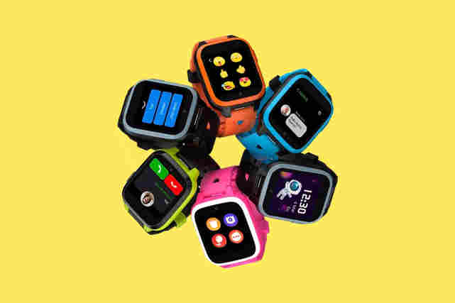 Kuusi lasten Xplora X6 Play -kellopuhelinta ringissä. Tutustu kellopuhelimiin!