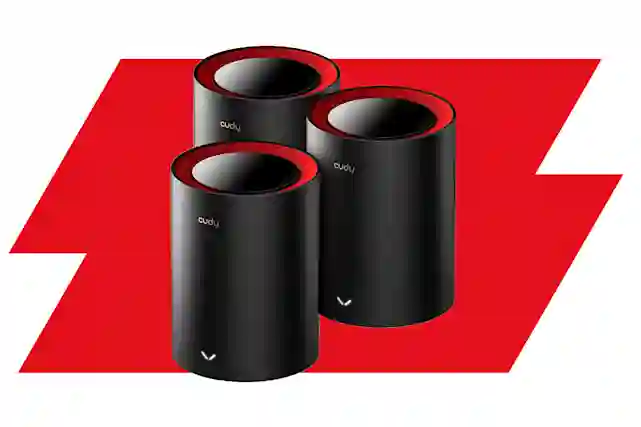 Musta Cudy M3000 WiFi 6 -Mesh-järjestelmä. Kyseessä kolman laitteen mesh-järjestelmä. Tutustu verkkolaitteisiin!