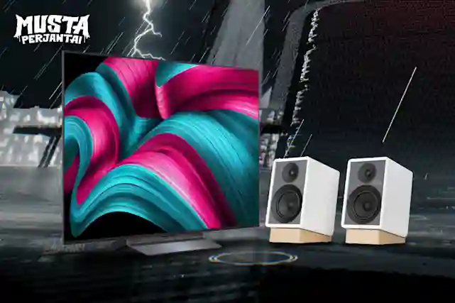 Synkässä ja sateisessa ilmassa jäpittää iso televisio ja kaksi kappaletta kaiuttimia. Katso kuva ja ääni -kategorian Musta Perjantai -tarjoukset!