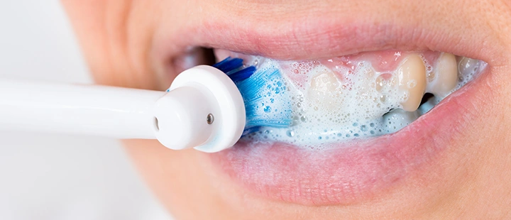 How to Brush with an Electric Rechargeable Toothbrush 