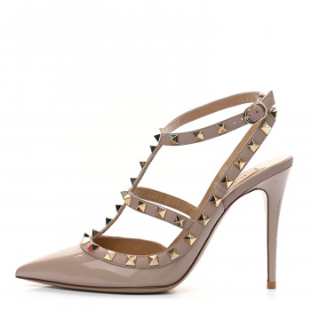 VALENTINO GARAVANI Patent Nappa Rockstud Ankle Strap 100mm Pumps in Poudre