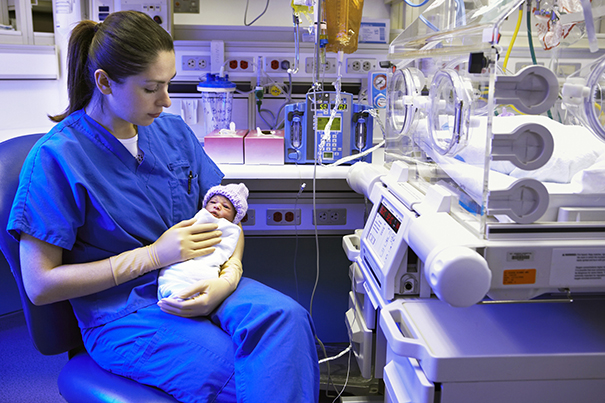 UTIN: funcionários da unidade de terapia intensiva neonatal