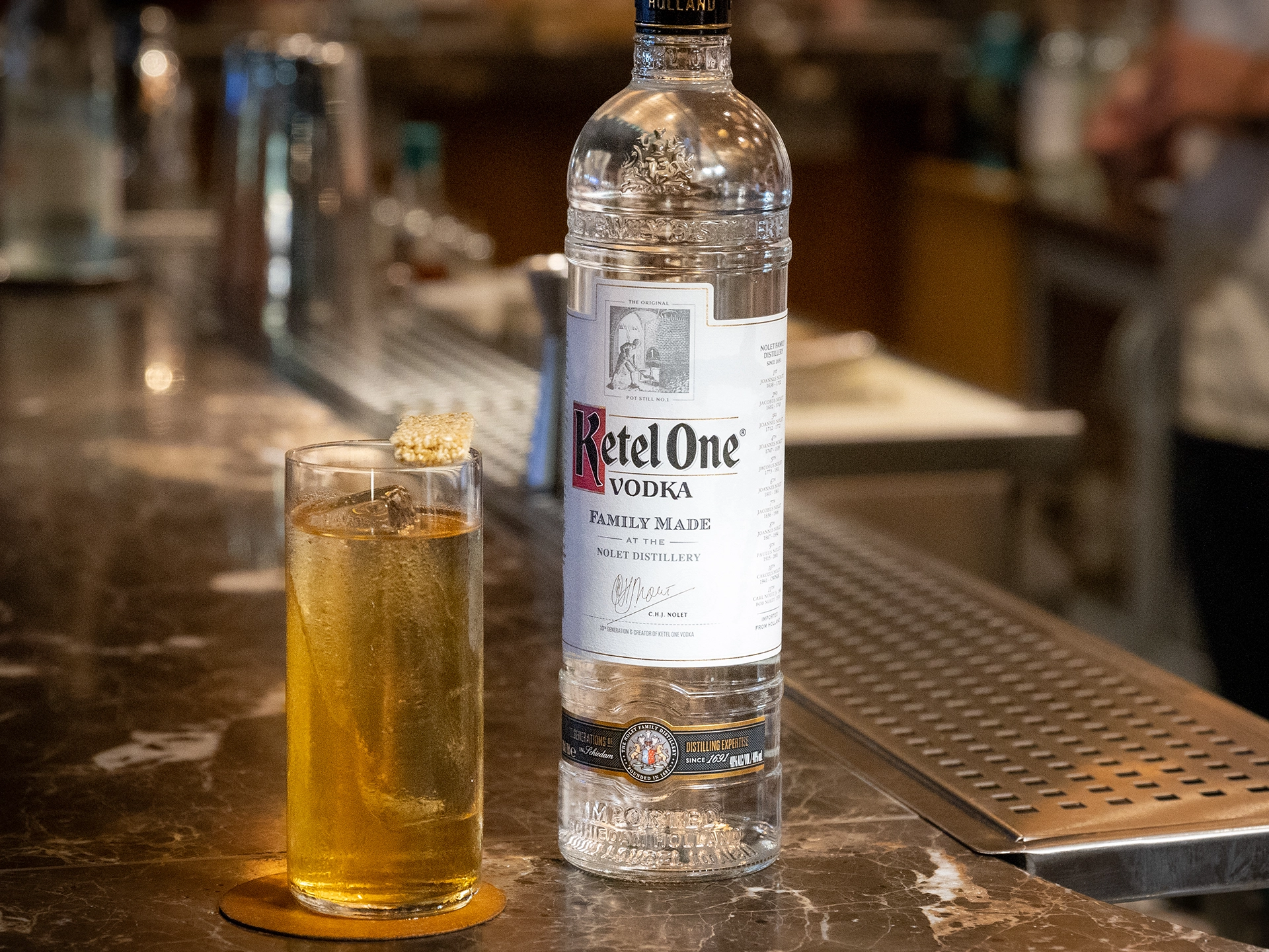 People of One World con Ketel One de Ιωσήφ Ζααλούκ