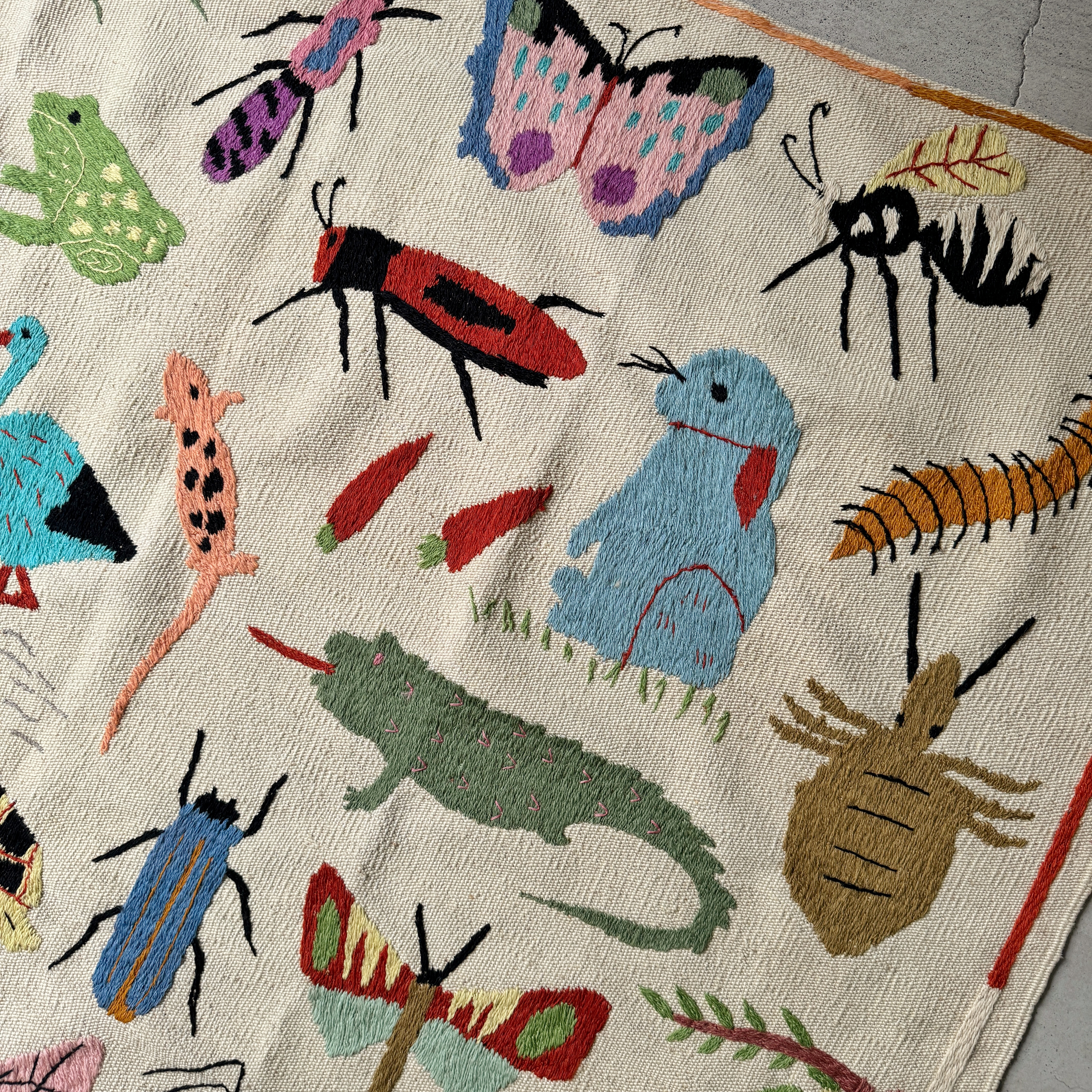 Suzani Rug Bugs and animals - minä perhonen Suzani Rug Bugs and animals - minä perhonen