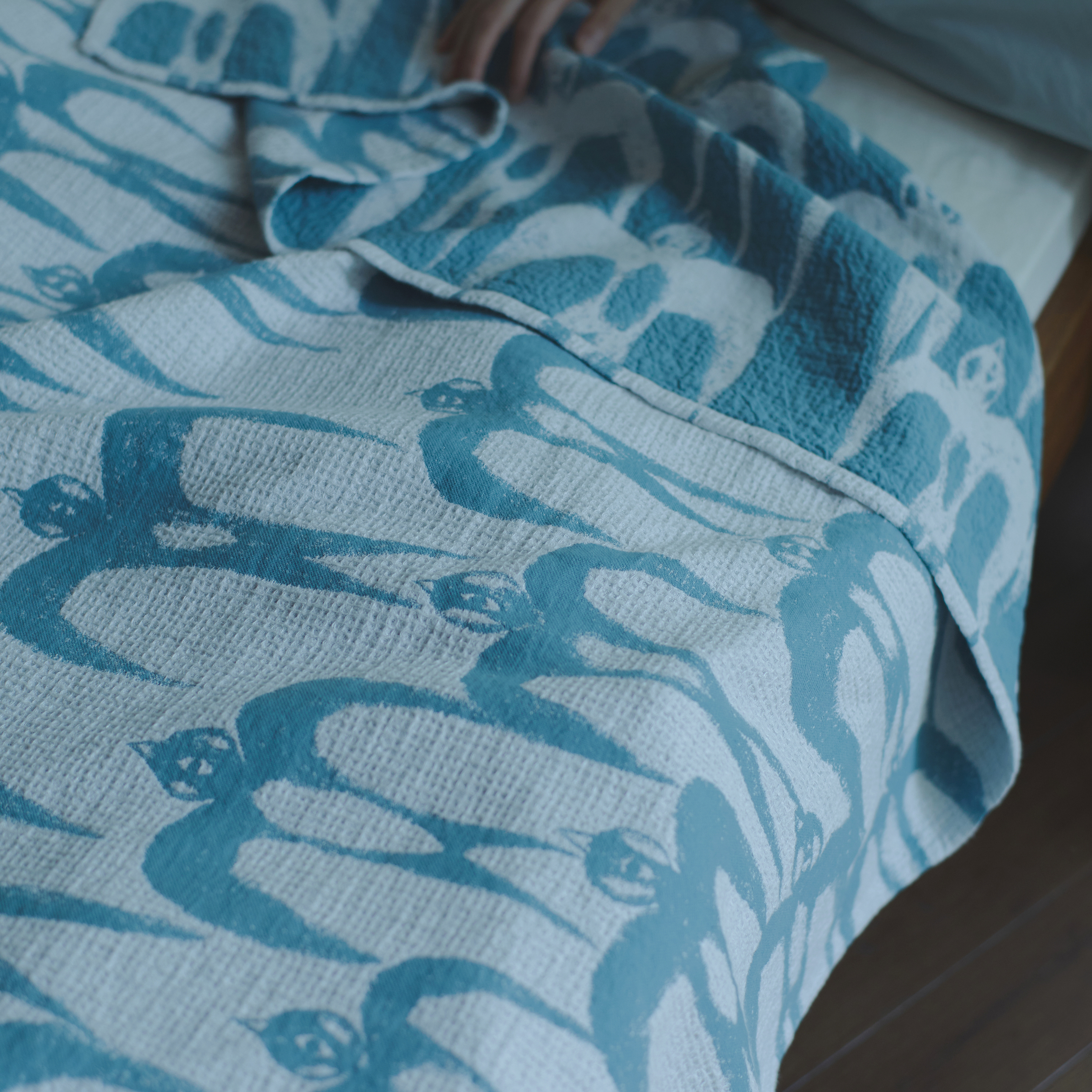 hello swallow Cotton Linen Blanket - minä perhonen