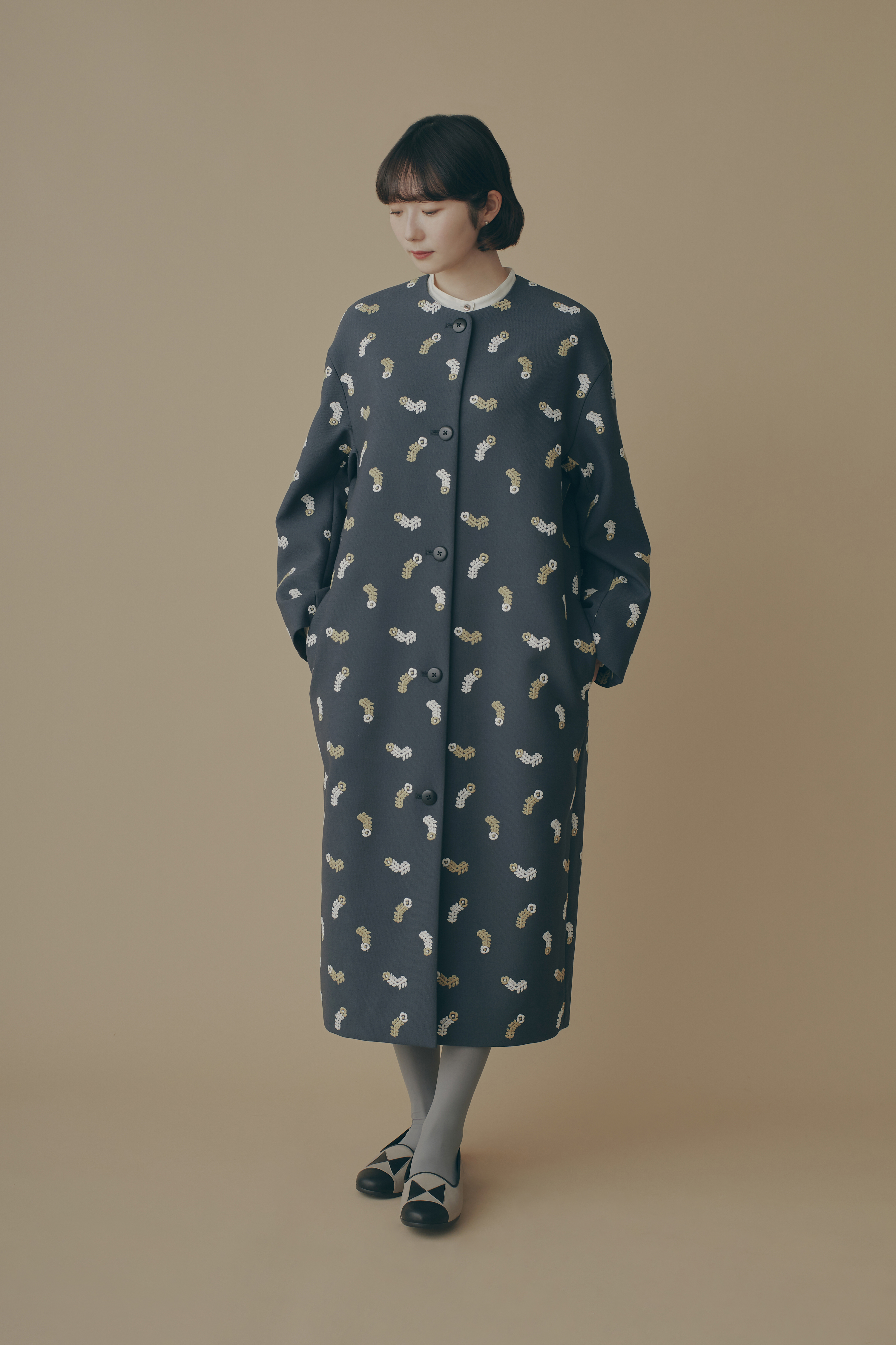 petal feather ノーカラーコート - minä perhonen