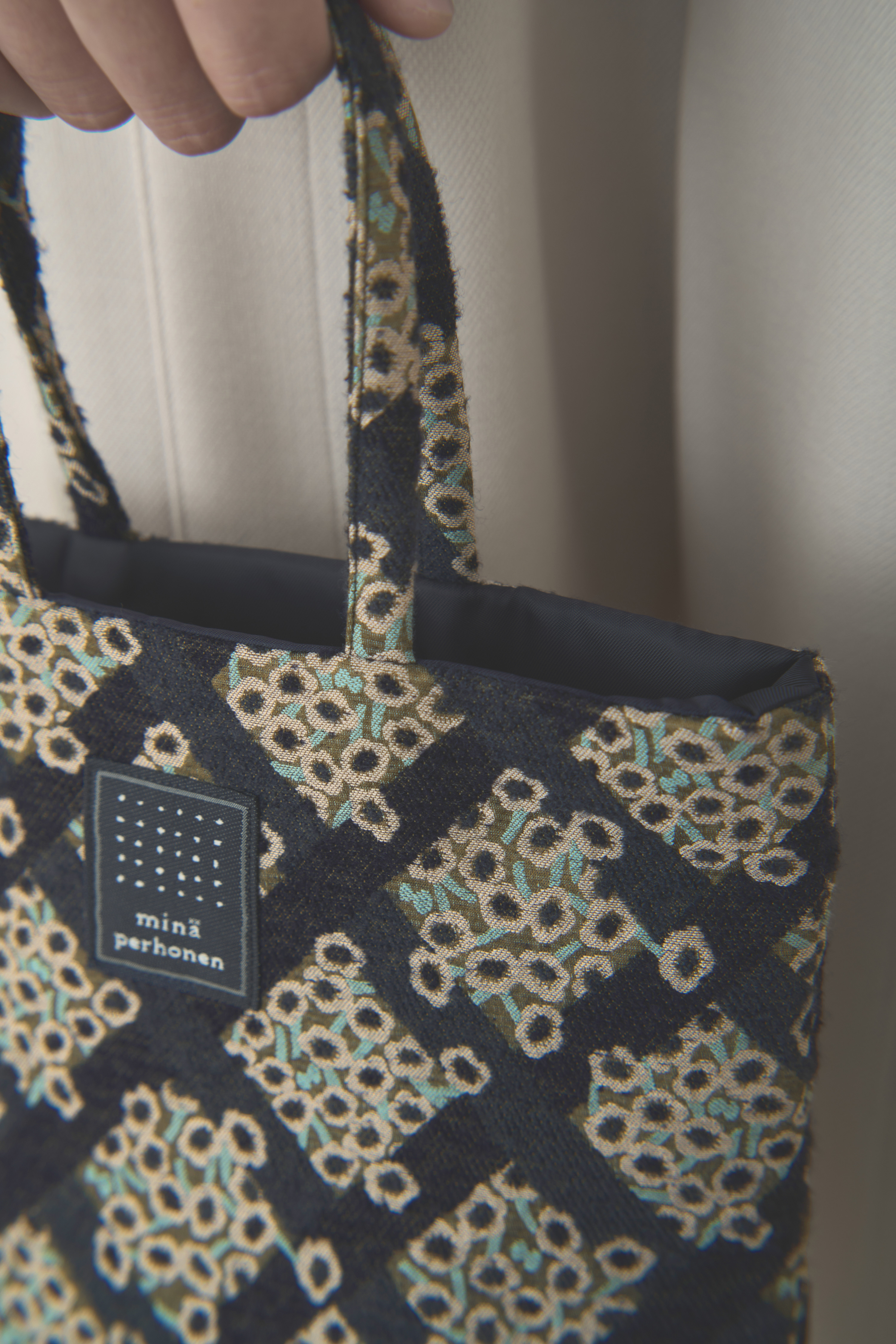 cheerful toast bag - minä perhonen