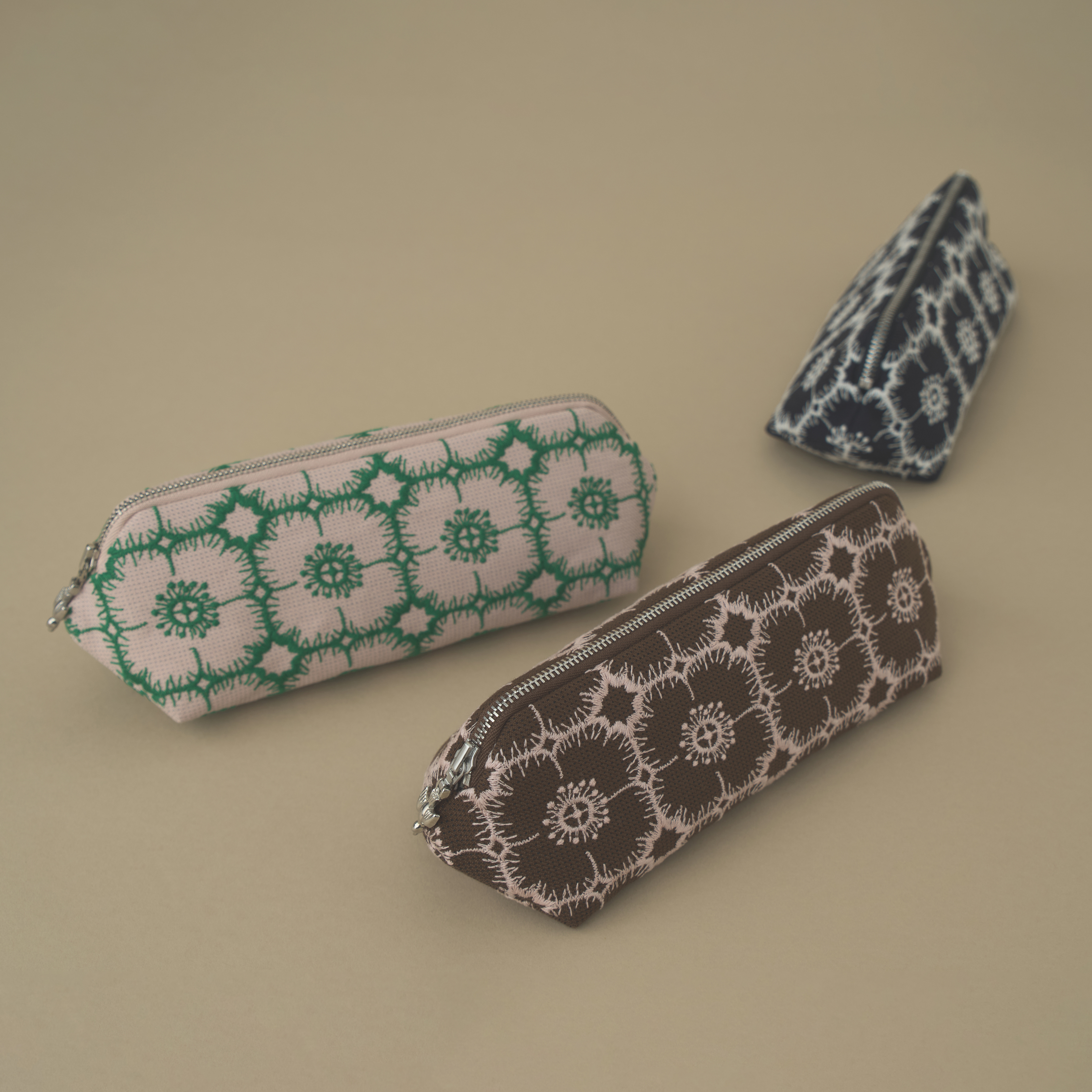 ミナペルホネン℘ ringo ℘ ハンドメイド ミドルウォレット ミナペルホネン℘ ringo ℘ ハンドメイド ミドルウォレット - メルカリ
