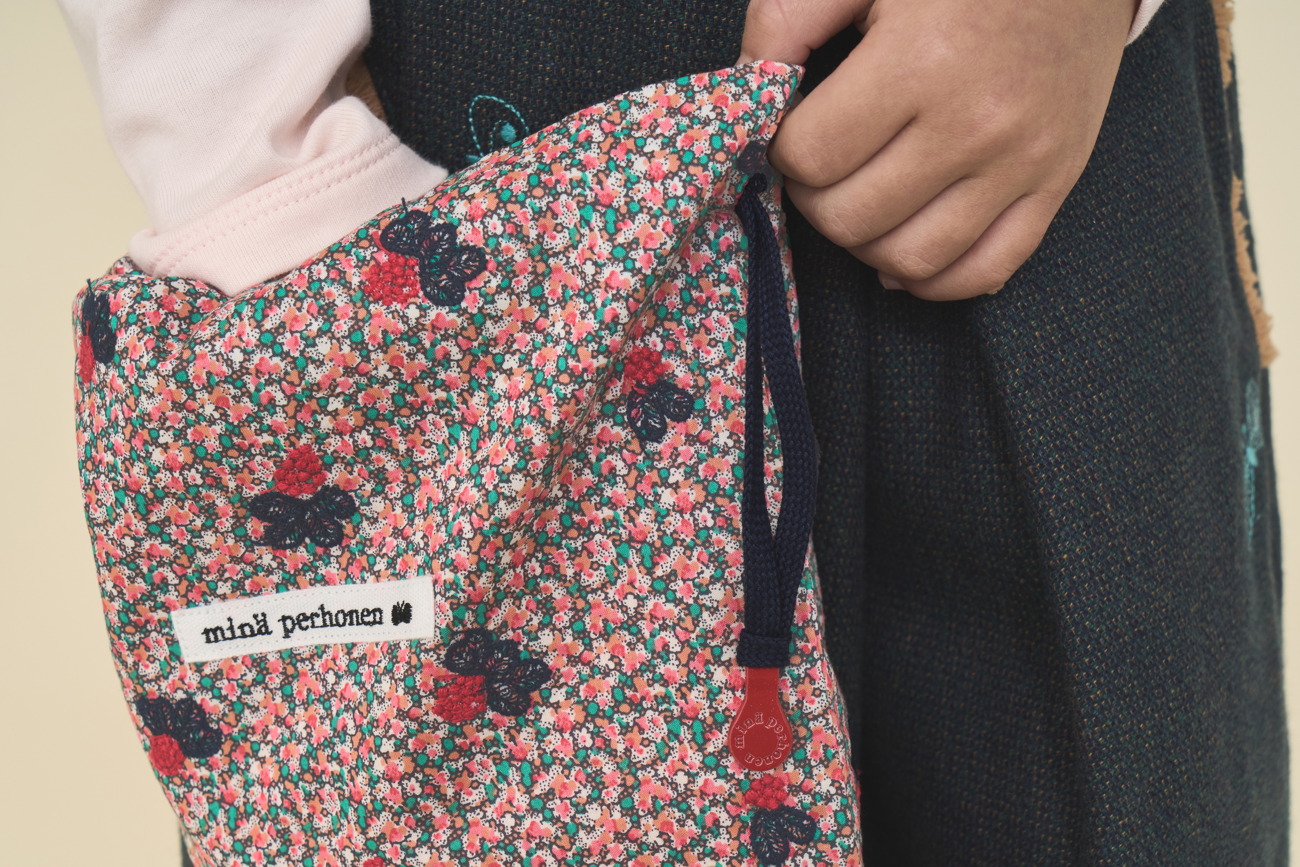 ミナペルホネン❤︎シレーヌバッグ pepper + light berry AAS9276_products_0.jpg?w=1200