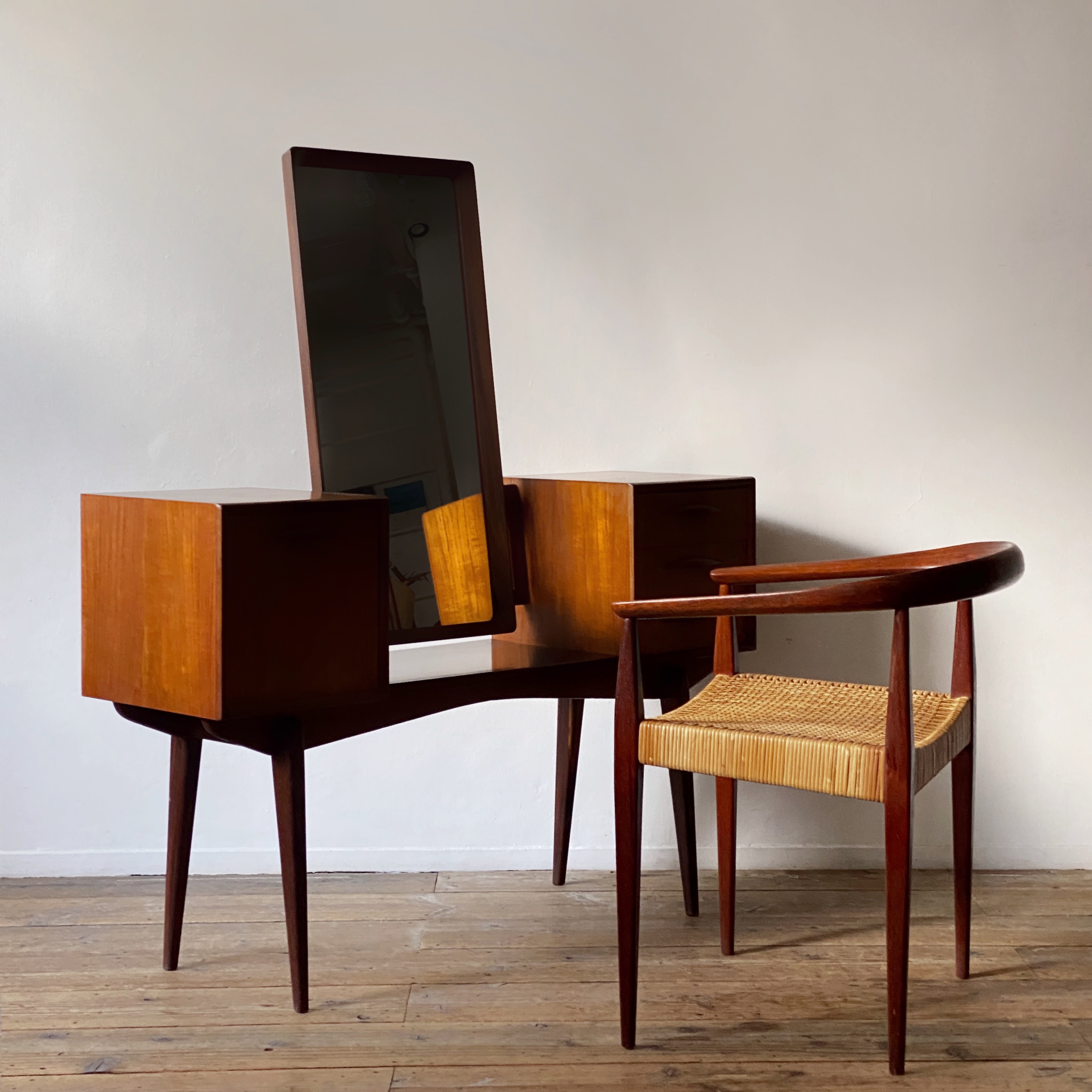 Model 113 Armchair - minä perhonen
