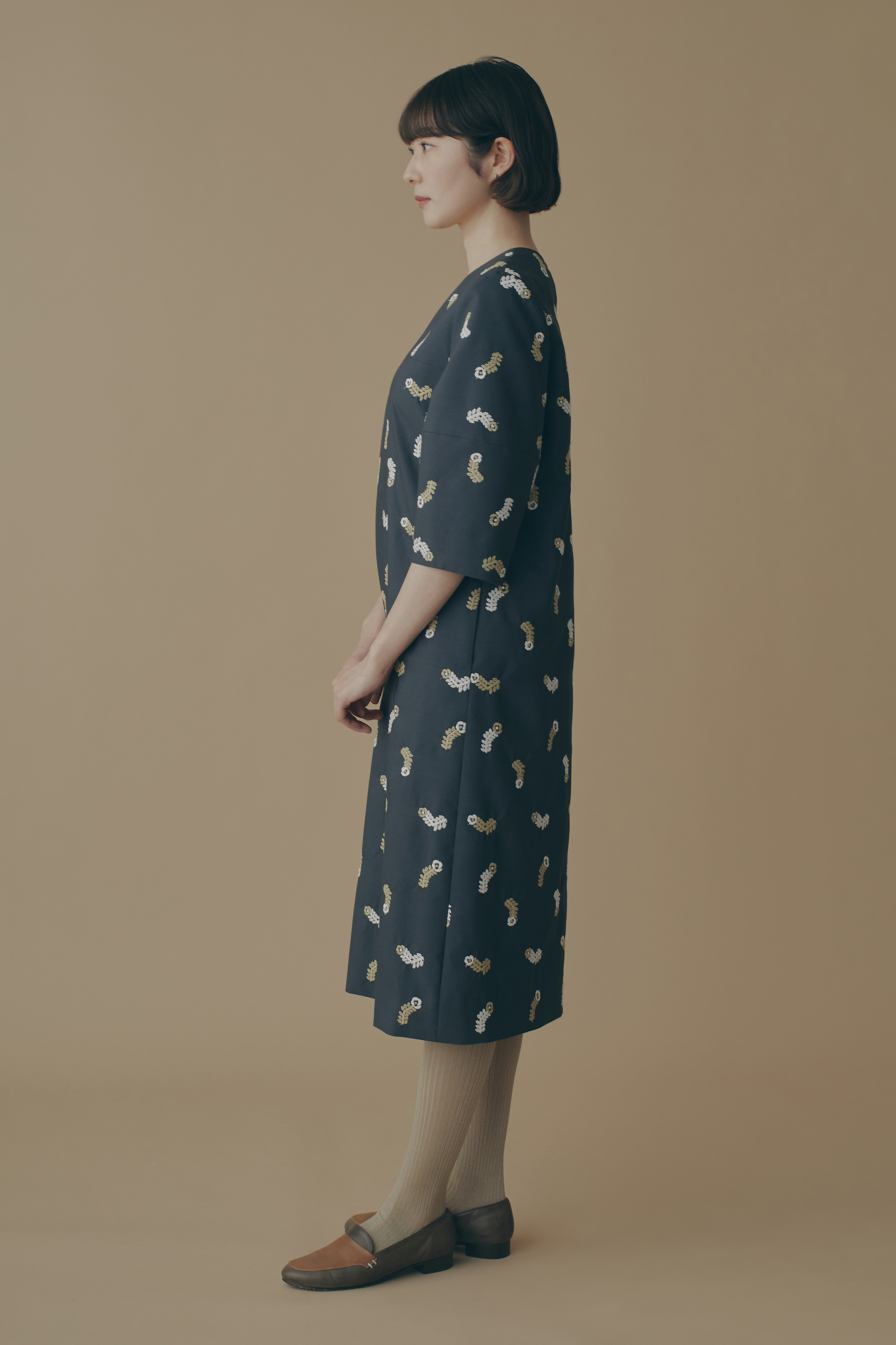 【新品】ミナペルホネン　ニット　flower tale リネン　フラワーテイル 新品】ミナペルホネン ニット flower tale リネン フラワー