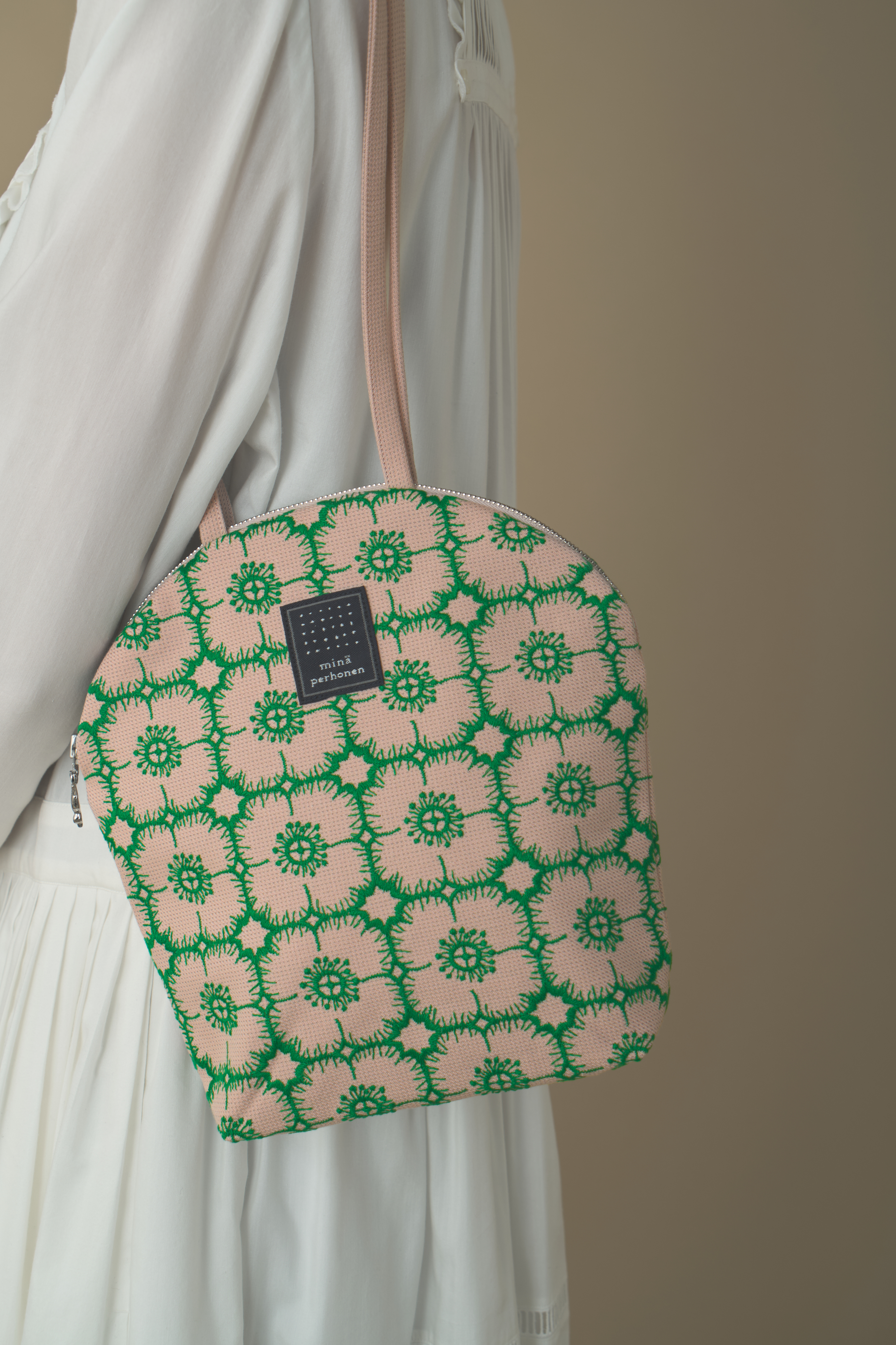 ミナペルホネン アネモネ丸底リボンバッグ mina perhonen×hitomi shinoyama design clutchバッグ-anemone