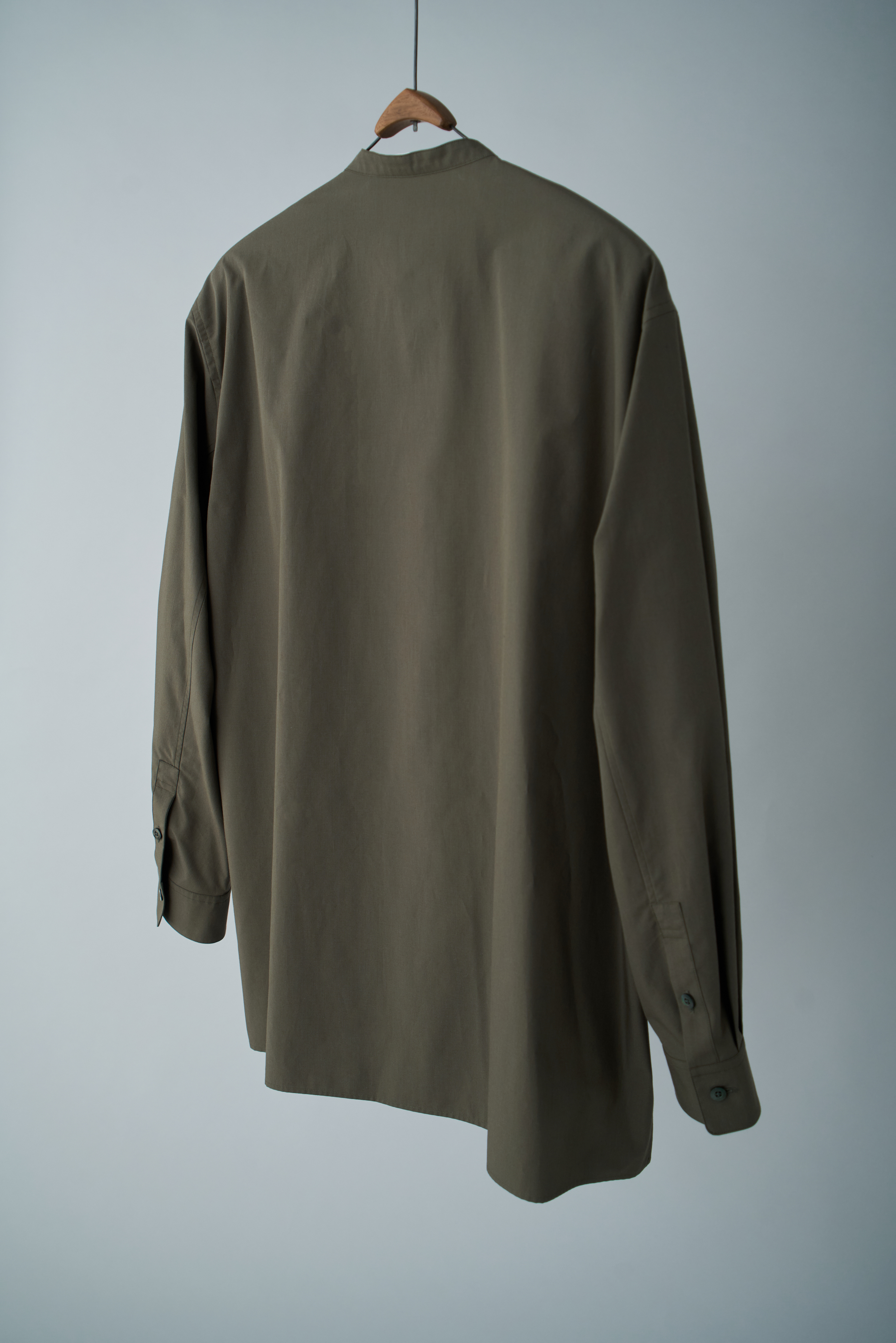 breathing スタンドカラーシャツ - minä perhonen