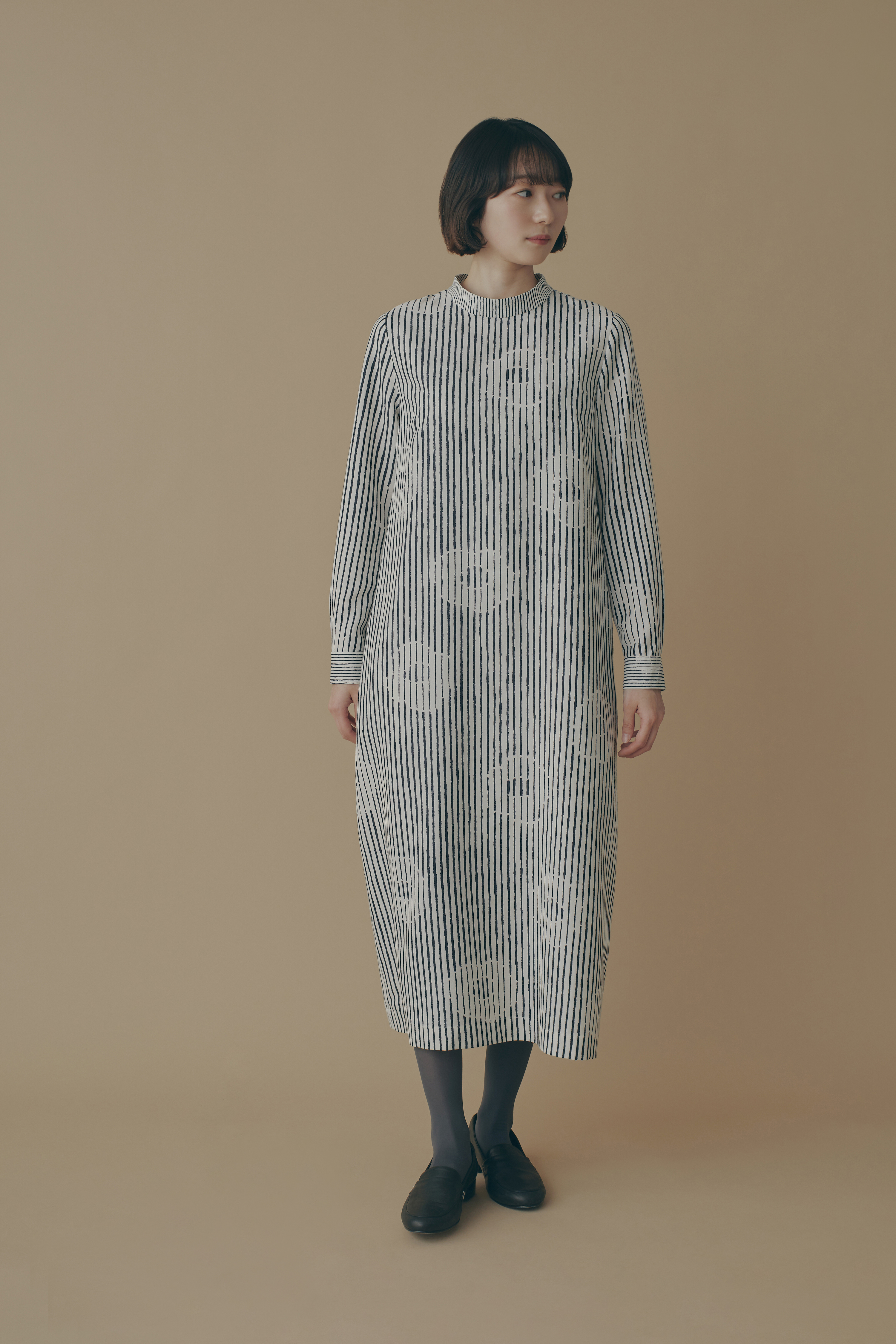 【日本未入荷】COAST ◆ 花柄プリント ツイル ミディ ドレス 日本未入荷】COAST ◇ 花柄プリント ツイル ミディ ドレス