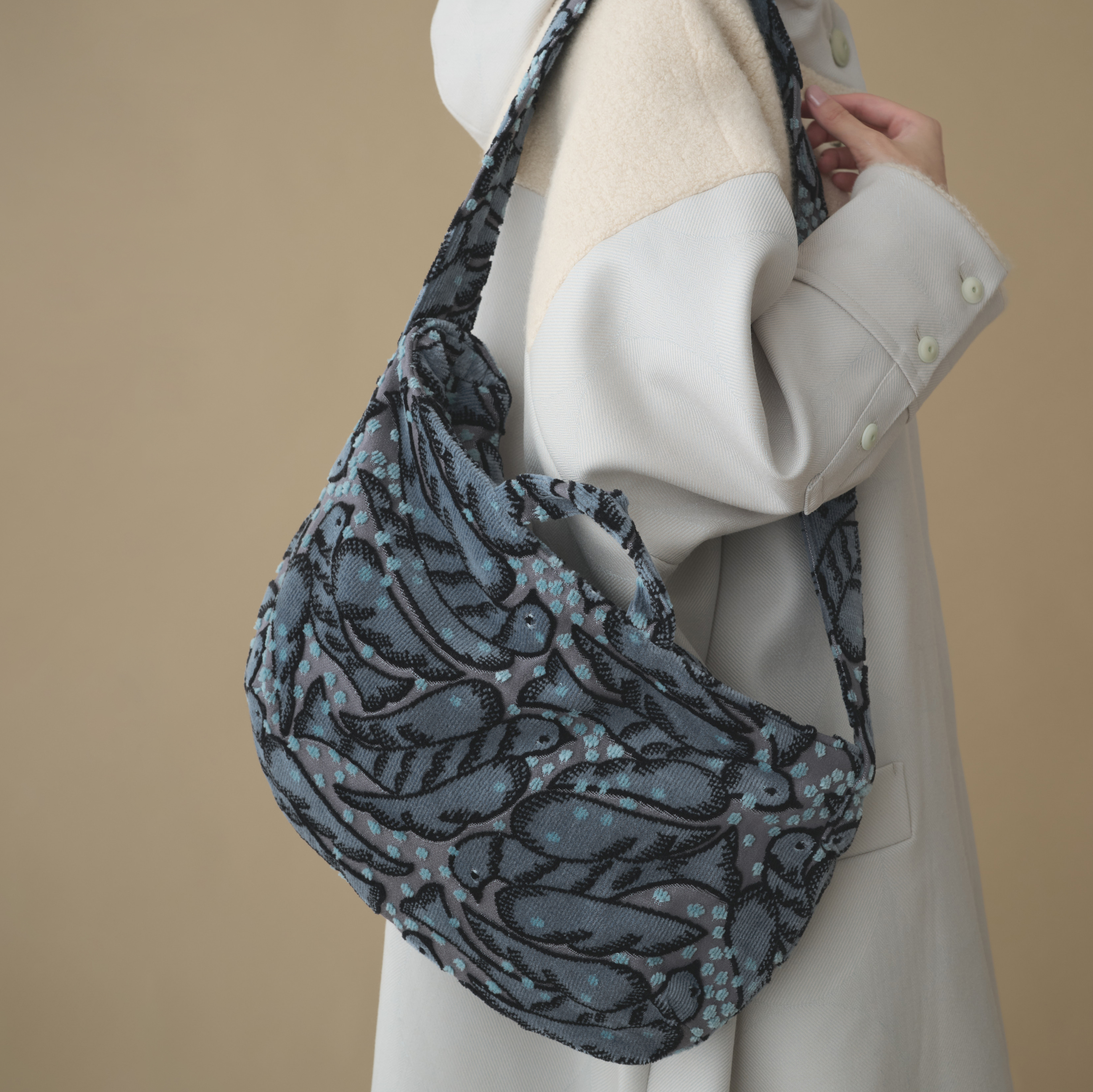 Bags - minä perhonen