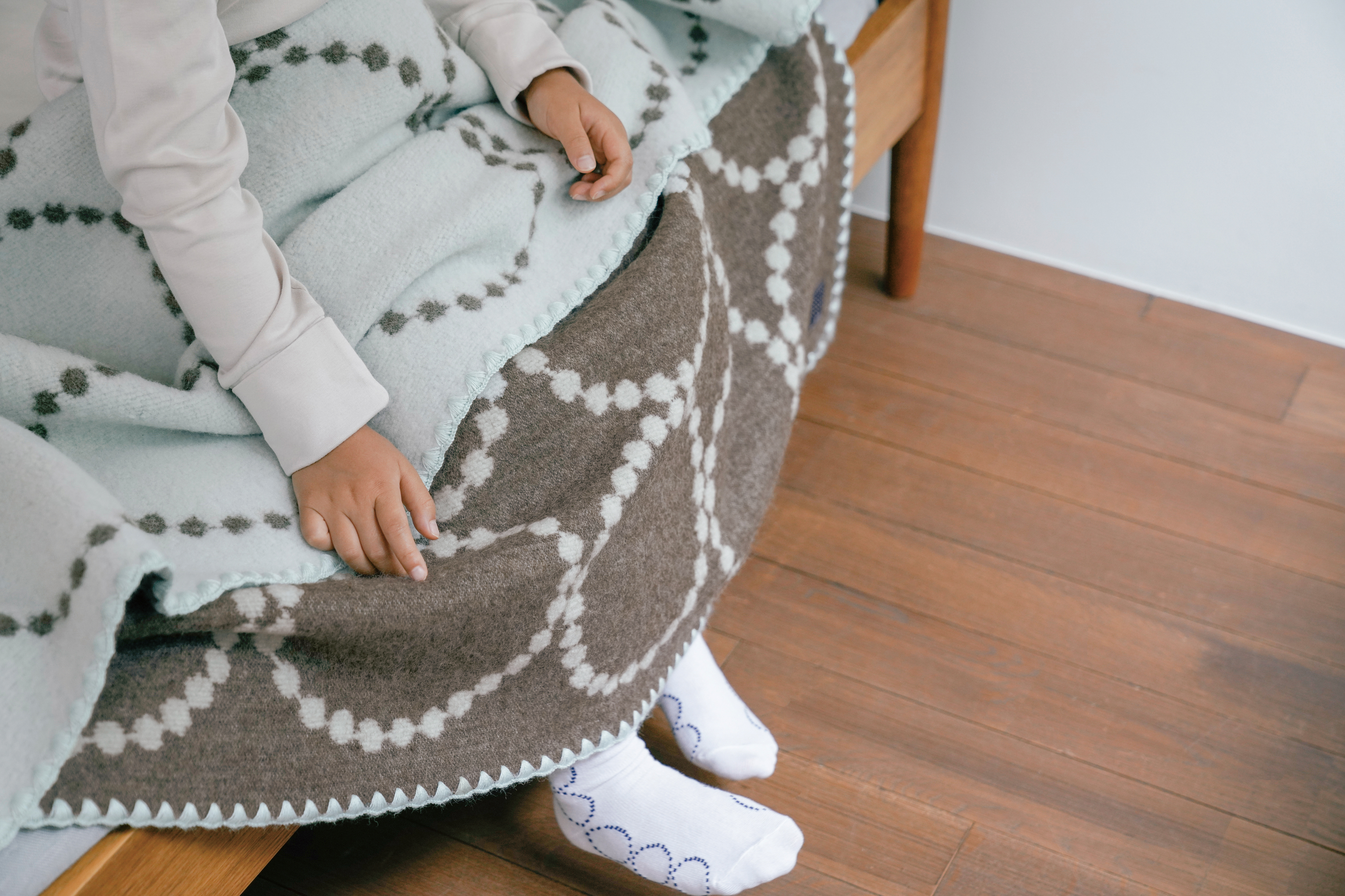 The making of minä perhonen wool blanket vol.1 - minä perhonen