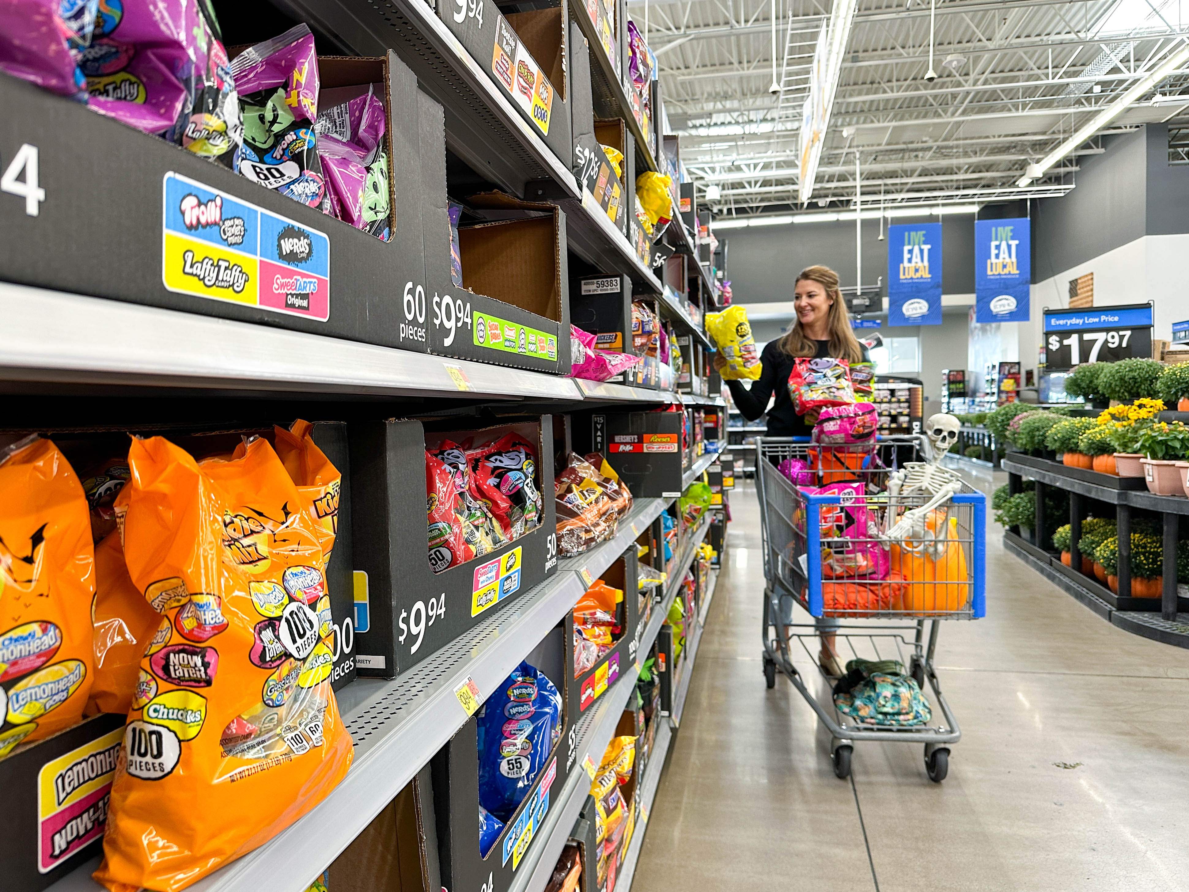 🎃Here's all the HALLOWEEN CANDY - The Krazy Coupon Lady