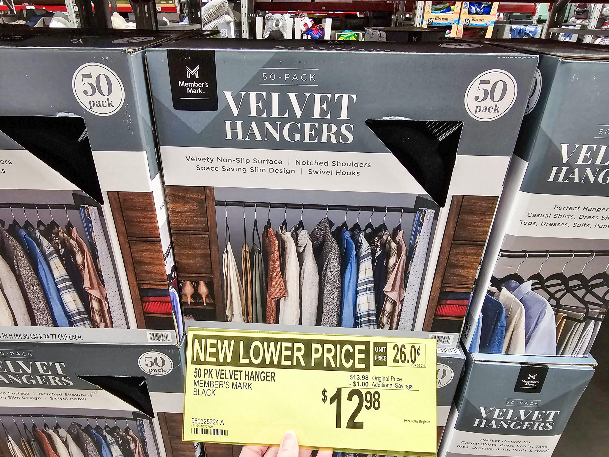 Sam's club best sale velvet hangers