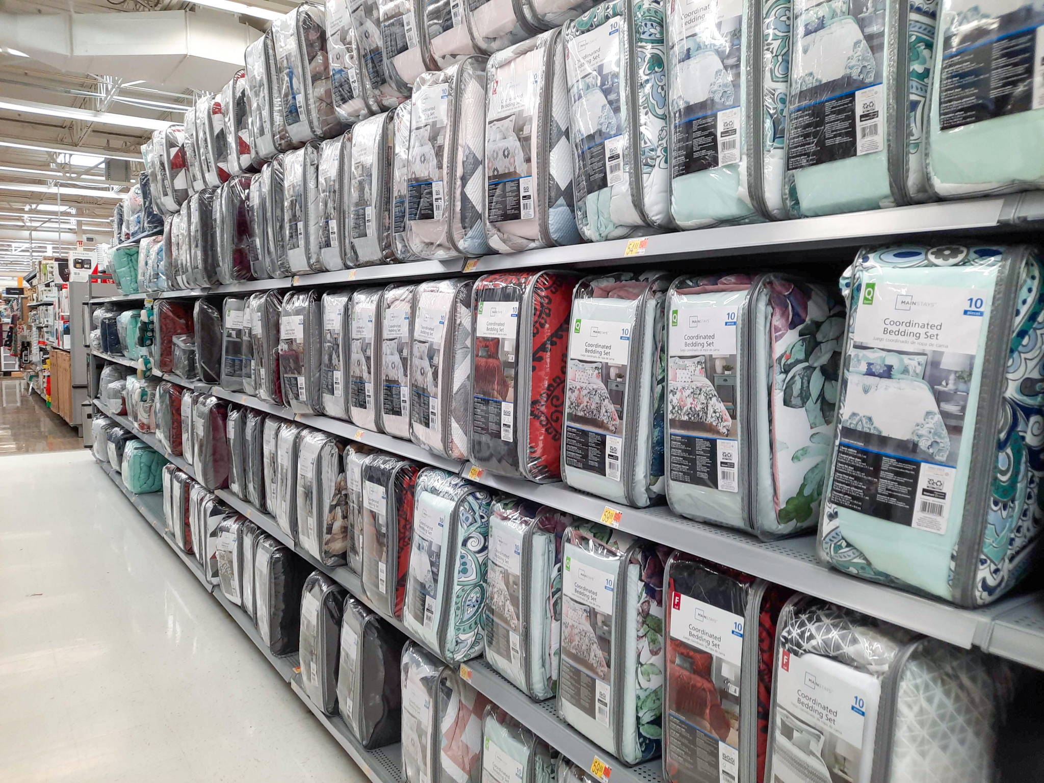 https://images.ctfassets.net/nie44ndm9bqr/64MLR2gpYNsCsn0U70t8ZA/4dbf33a95e7abc5f5f776a54169cb278/walmart-bedding-area-shot-b-2022-1654094103-1654094103.jpg