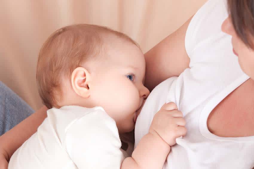 Breastfeeding Mom's Sore Nipples