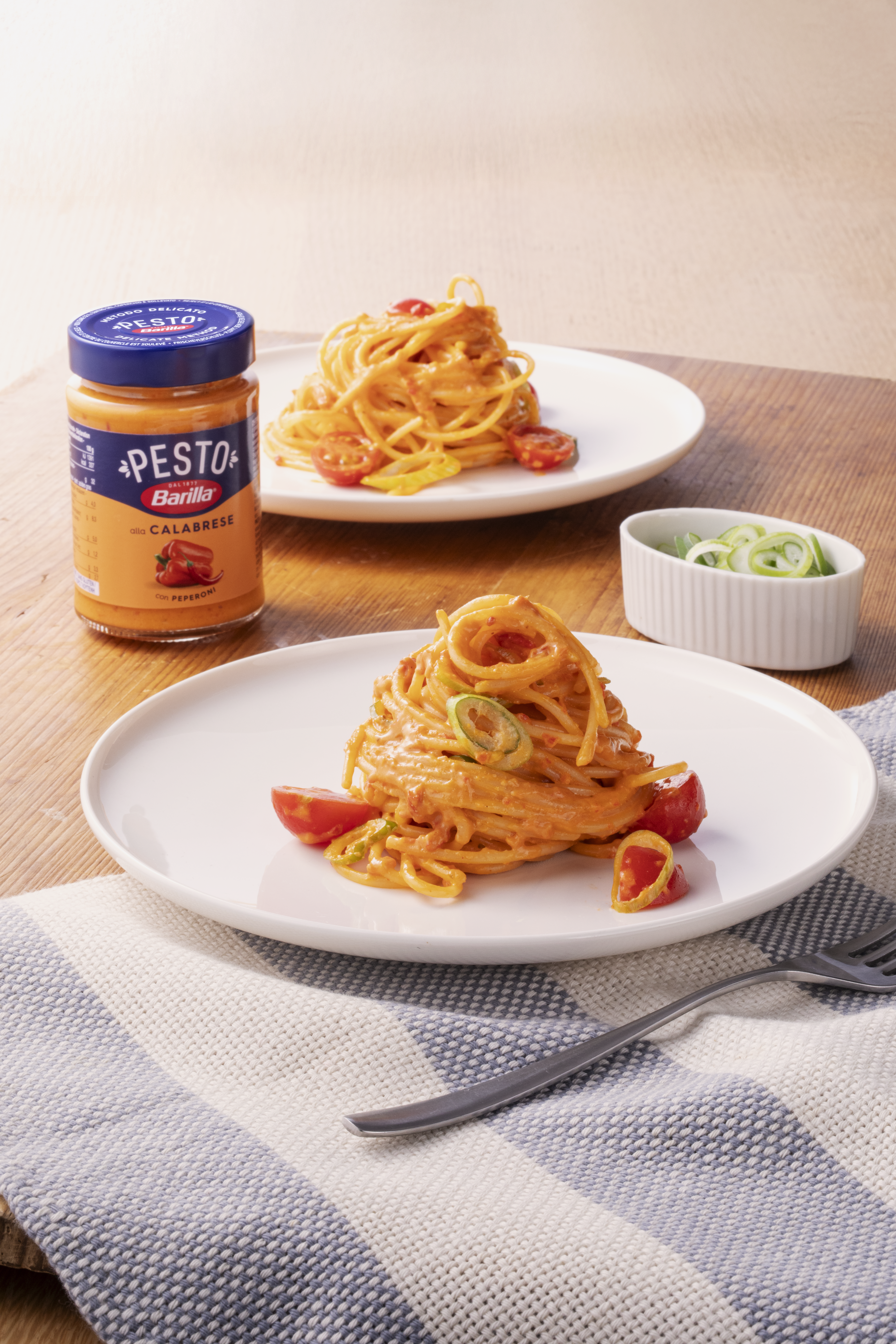 チェリートマトと小ねぎのペーストカラブレーゼ スパゲッティ