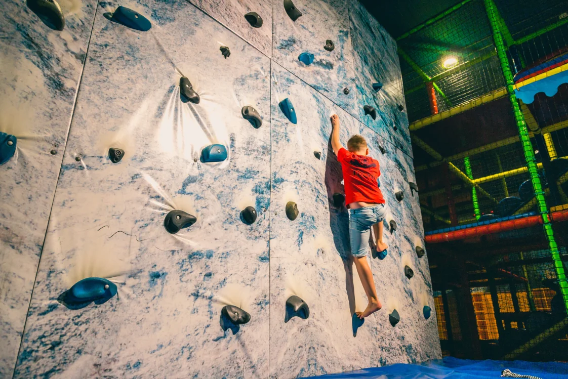 Zuiderzee Indoor Speeltuin Klimmen Muur Kind