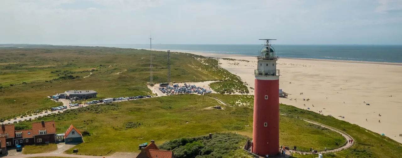 EuroParcs De Koog Texel Drone Leuchtturm Strand Dünen Grün