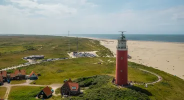 EuroParcs De Koog Texel Drone Leuchtturm Strand Dünen Grün