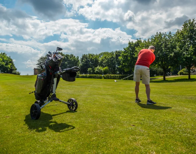 EuroParcs Aan de Maas Mann Golfplatz