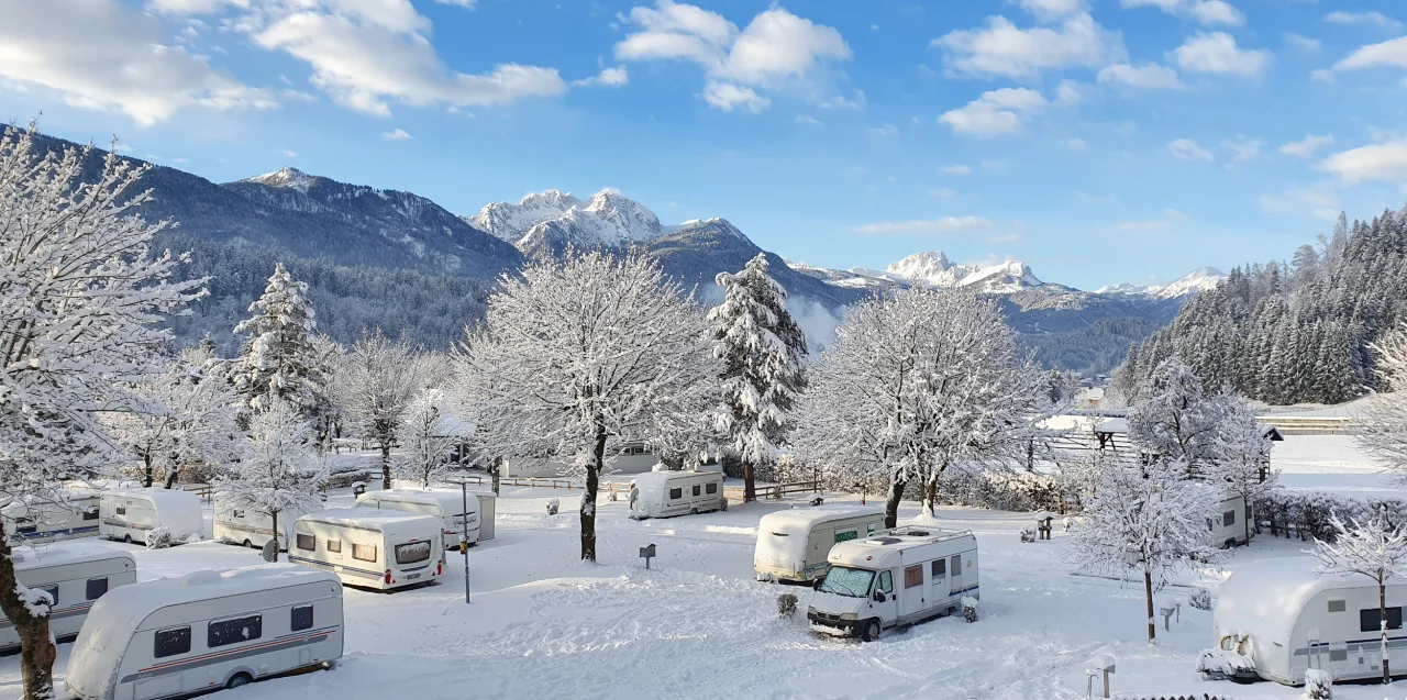 Hermagor Nassfeld winter camping snow