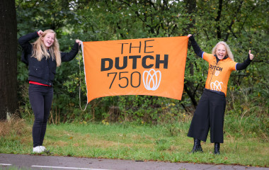 The Dutch 750 Cheering Flag
