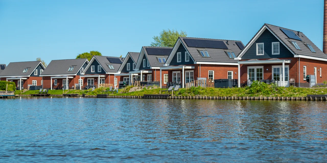 IJsselmeer Accommodatie Overzicht Water Villa's Zonnig