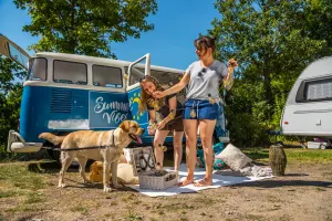 Biggesee camping camper women dog