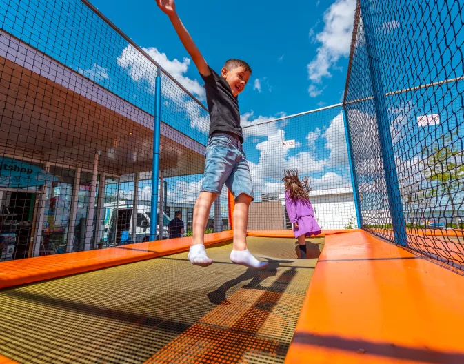 EuroParcs Veluwemeer Kinderen Springen Trampoline