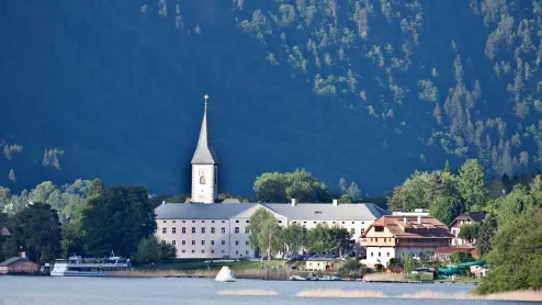 Ossiach boat harbour church