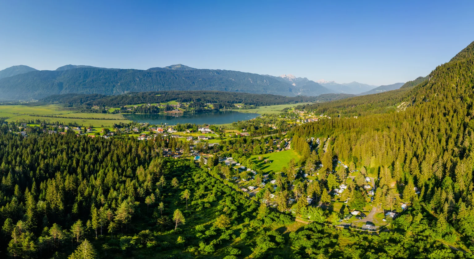 Pressegger See Drohne See Berge Grün Camping Unterkünfte