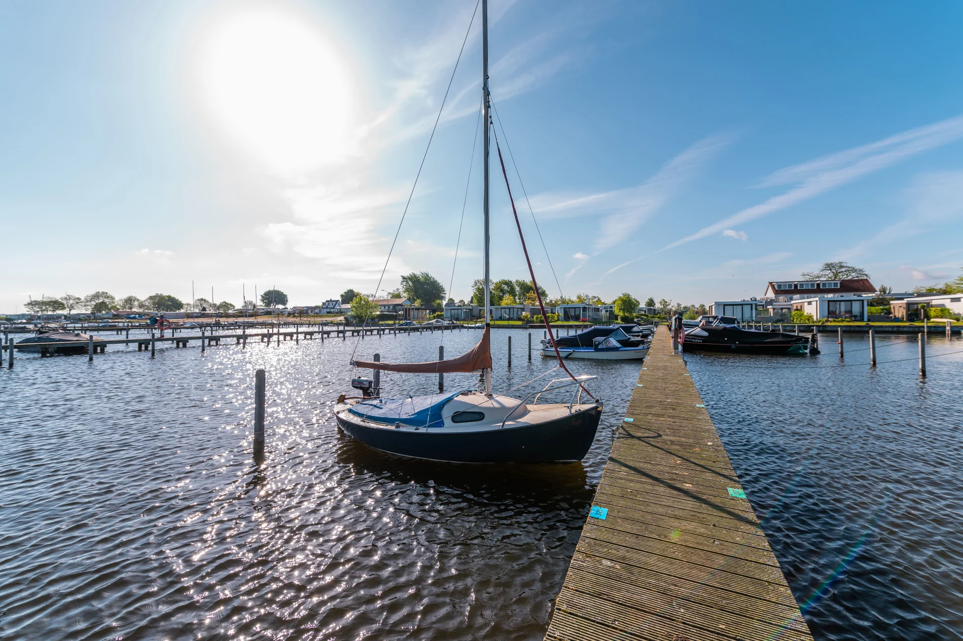 EuroParcs Holiday Park Veluwemeer Nunspeet Veluwe See Boot Wasser Sonne Steg